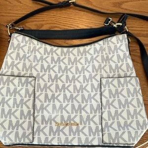 Michael Kors bag, can be carry, shoulder or crossbody